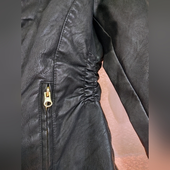 Baccini NEW Black Solid Faux Leather Jacket - Picture 5 of 8
